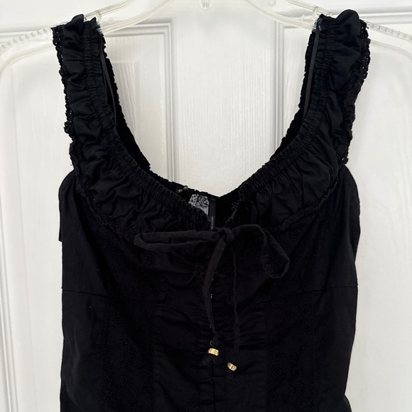 Guess Black Eyelet Inset Corset Top w/ Ruched Neckline Size M PRE-OWNED - Picture 2 of 16